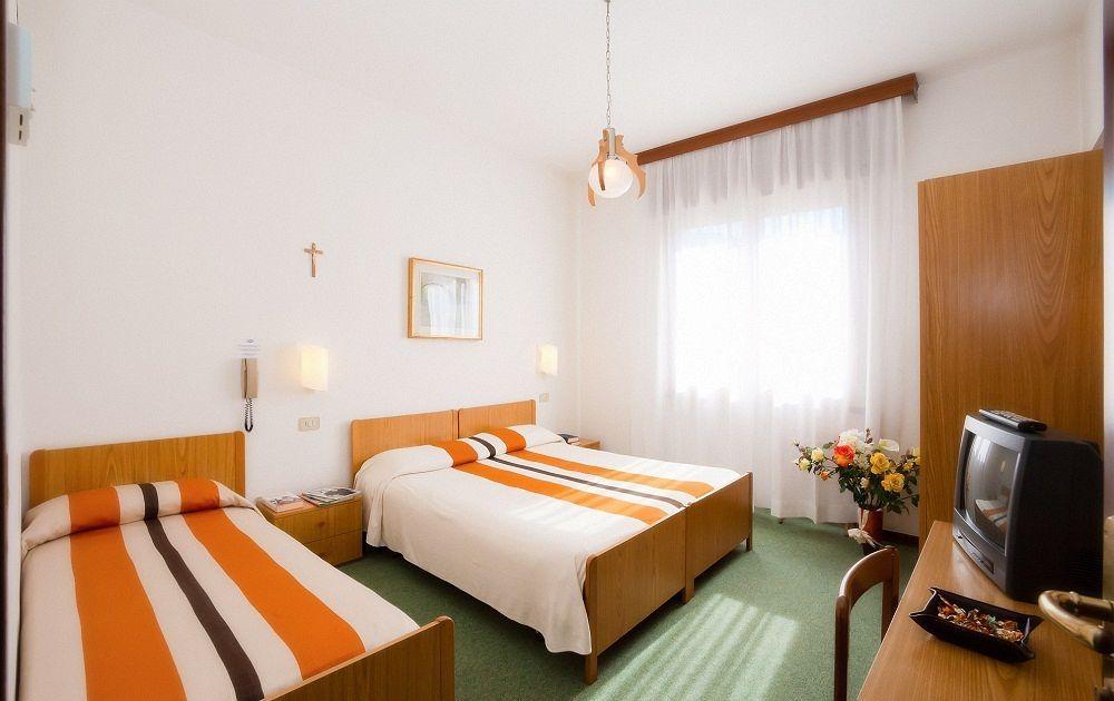 Hotel Regina Caorle Buitenkant foto