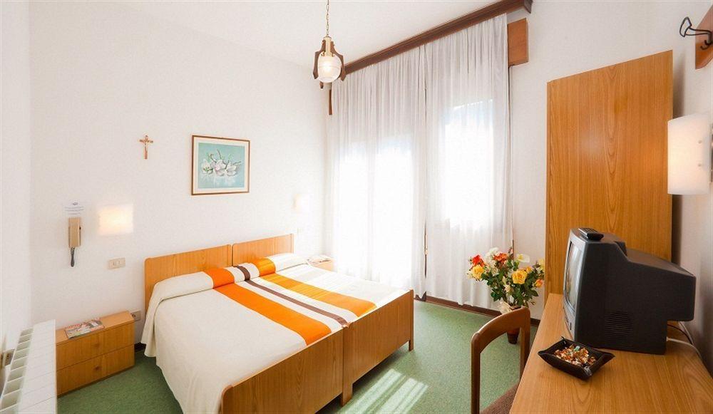 Hotel Regina Caorle Buitenkant foto